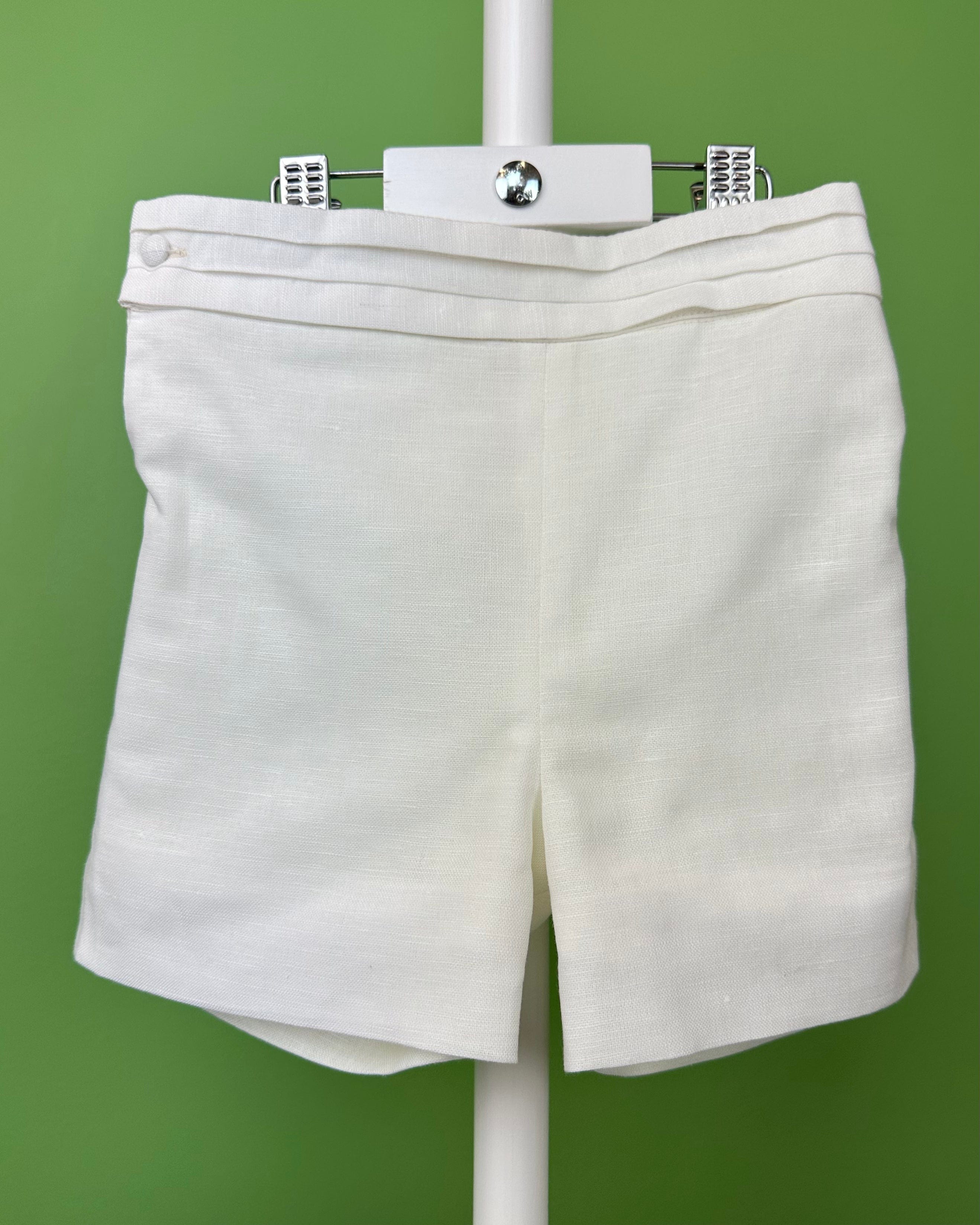 YoYo Boutique Baptism Cristobal Off-White Shorts Outfit