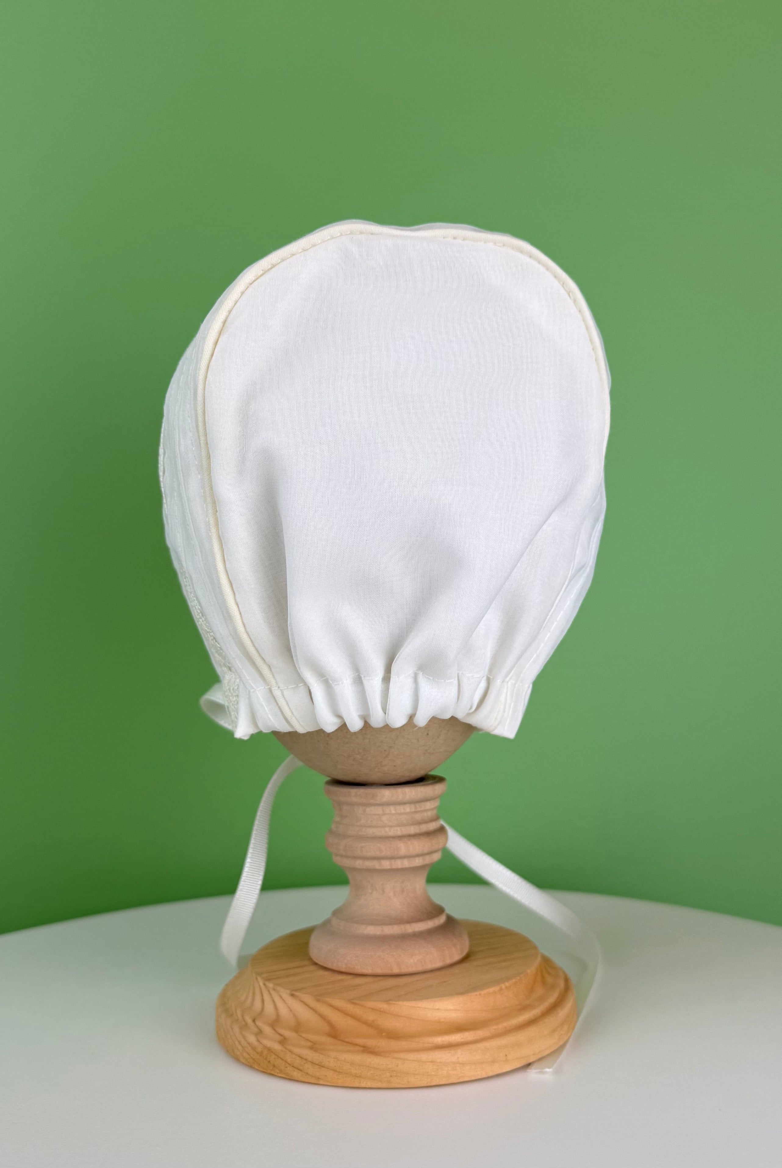 YoYo Boutique Baptism Off-White Bonnet