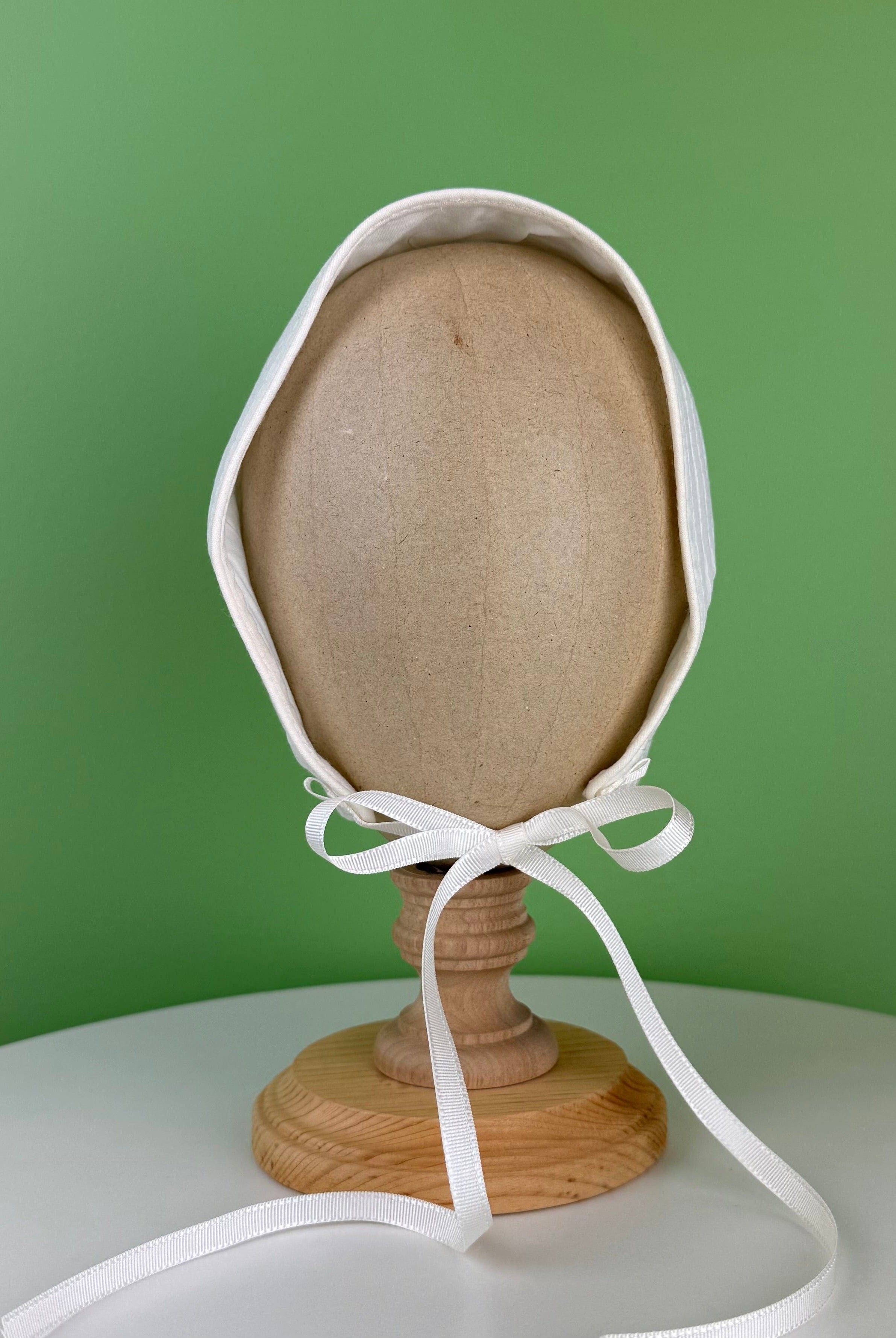 YoYo Boutique Baptism Off-White Bonnet