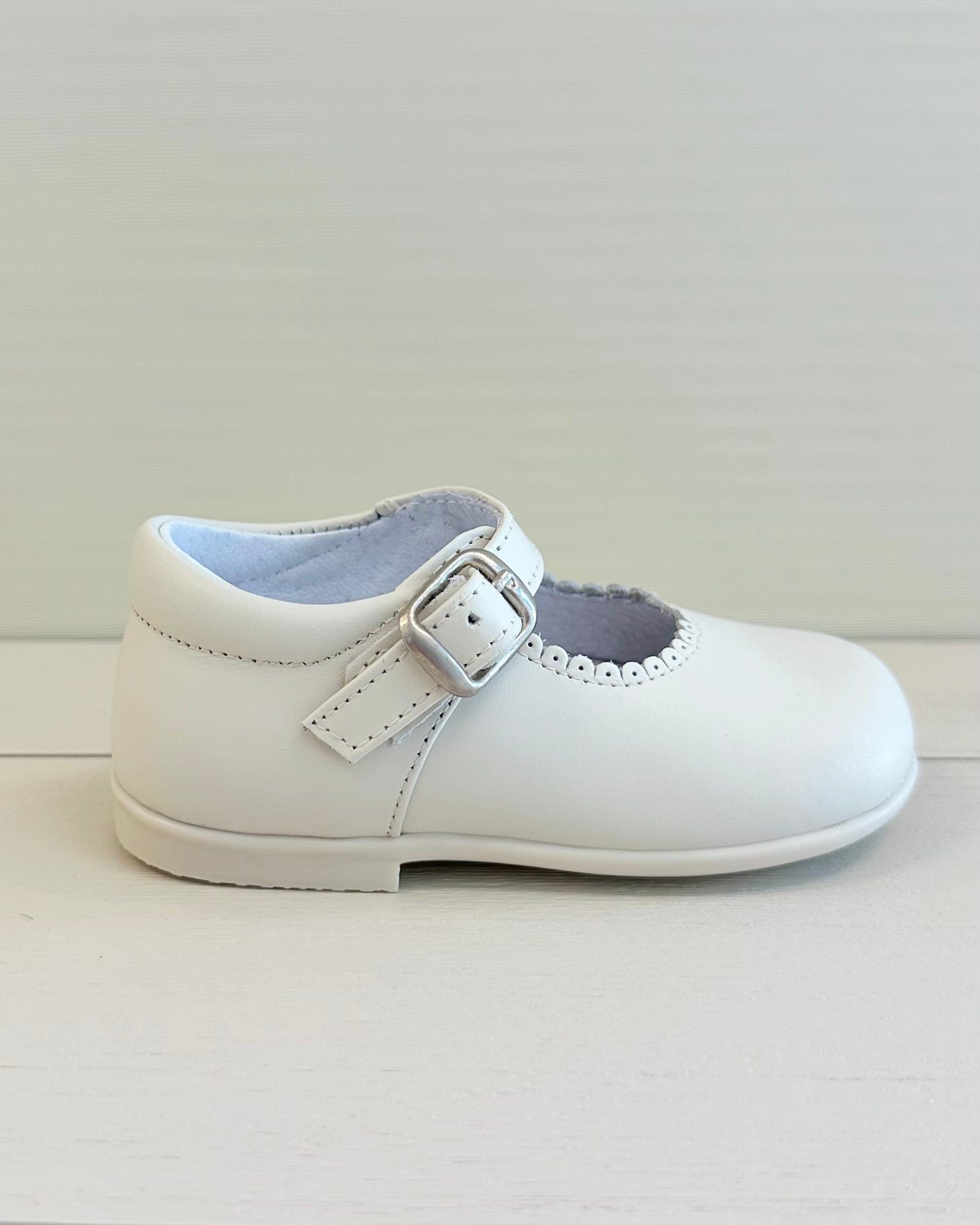 YoYo Boutique Shoes Off-White Mary Jane Shoes