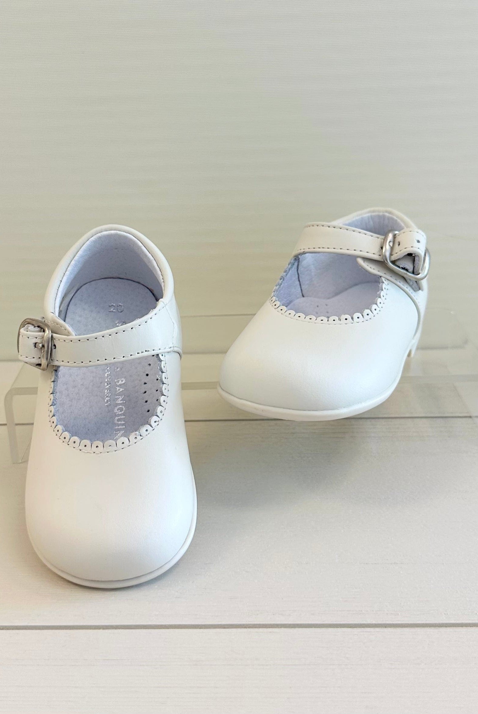 YoYo Boutique Shoes Off-White Mary Jane Shoes