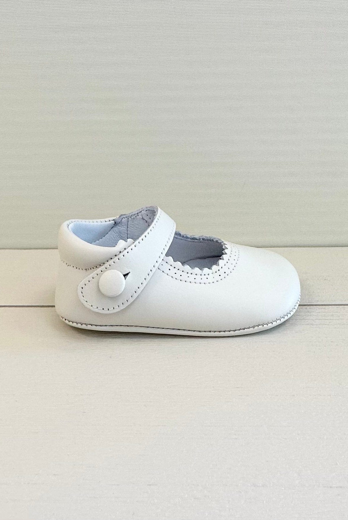 YoYo Boutique Shoes Off-White Pre-Walker Mary Jane Shoes