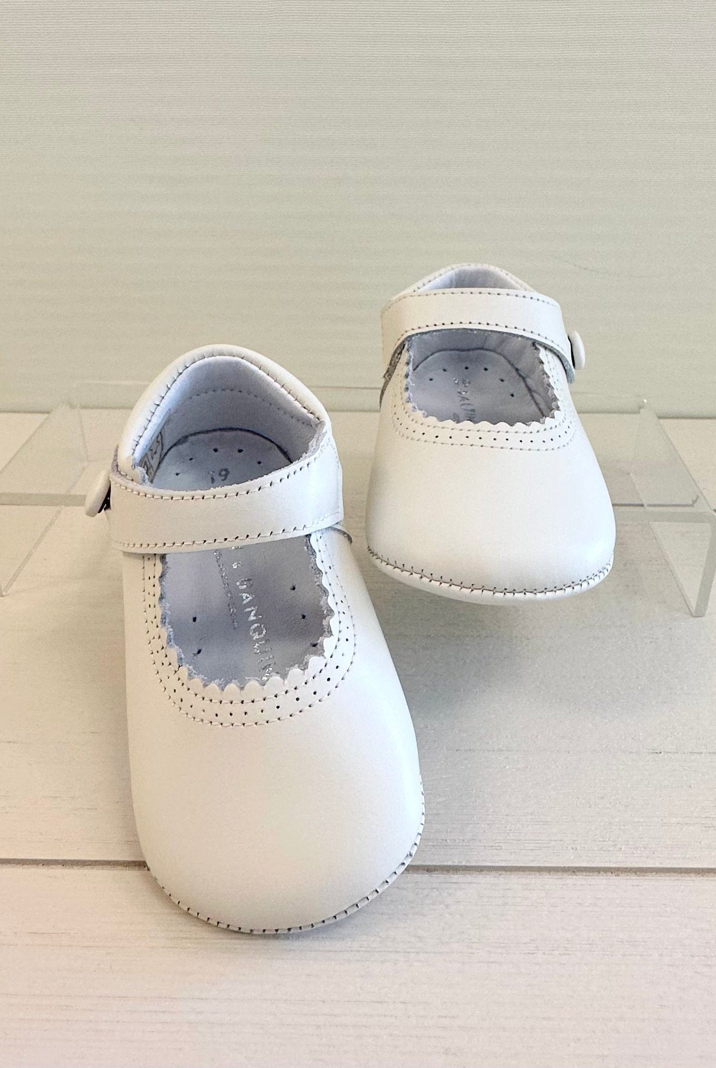 YoYo Boutique Shoes Off-White Pre-Walker Mary Jane Shoes