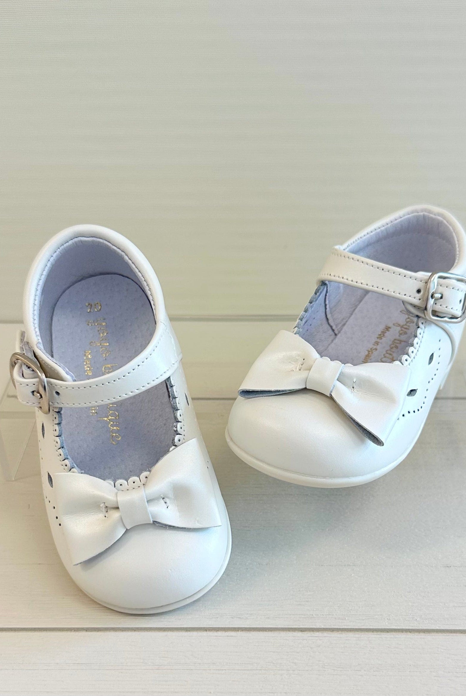 YoYo Boutique Shoes Pearl White Mary Jane with Bow Shoes