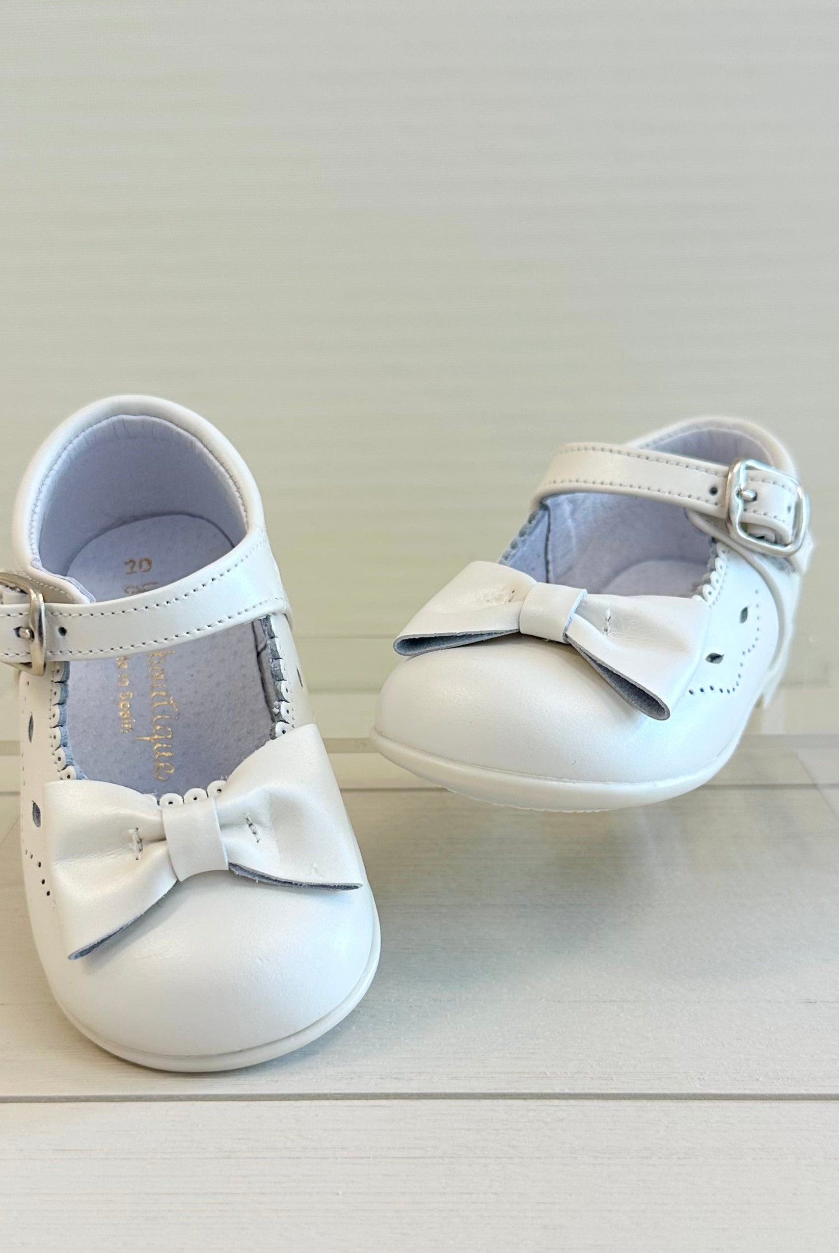 YoYo Boutique Shoes Pearl White Mary Jane with Bow Shoes