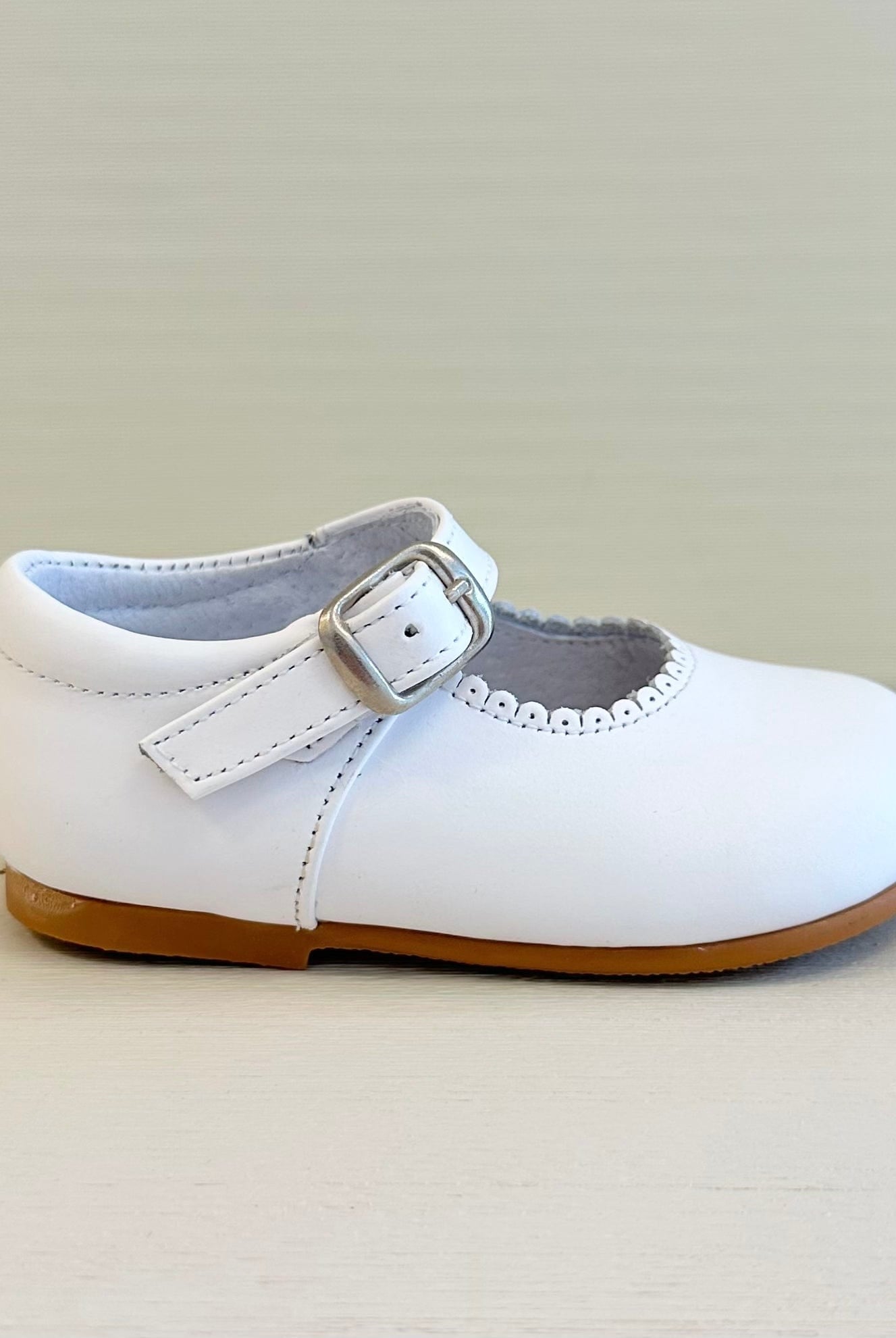 YoYo Boutique Shoes White Mary Jane Shoes