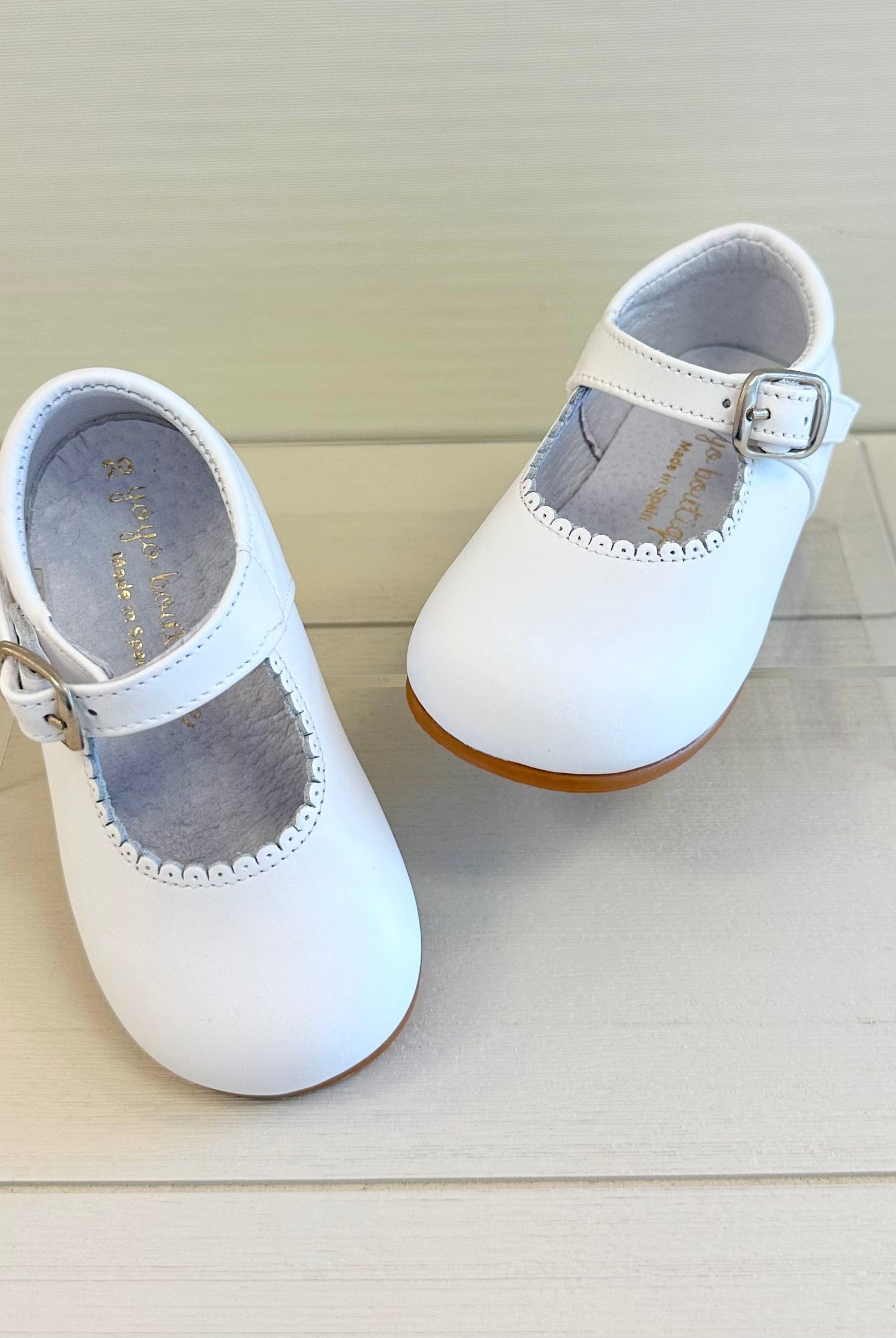 YoYo Boutique Shoes White Mary Jane Shoes