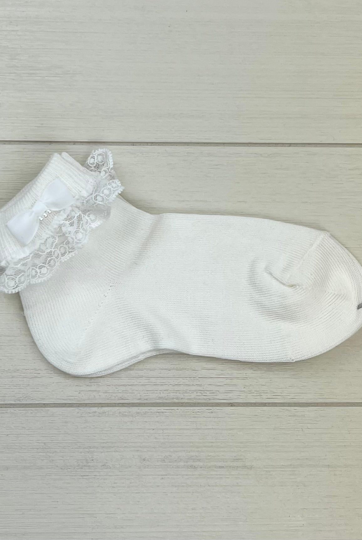 Condor Socks Off-White Ankle Socks with Folded Cuff, Lace & Bow