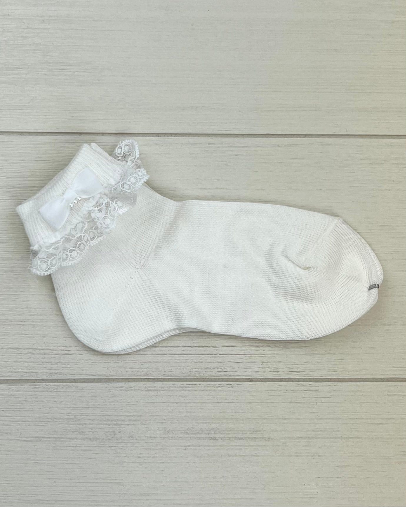 Condor Socks Off-White Ankle Socks with Folded Cuff, Lace & Bow