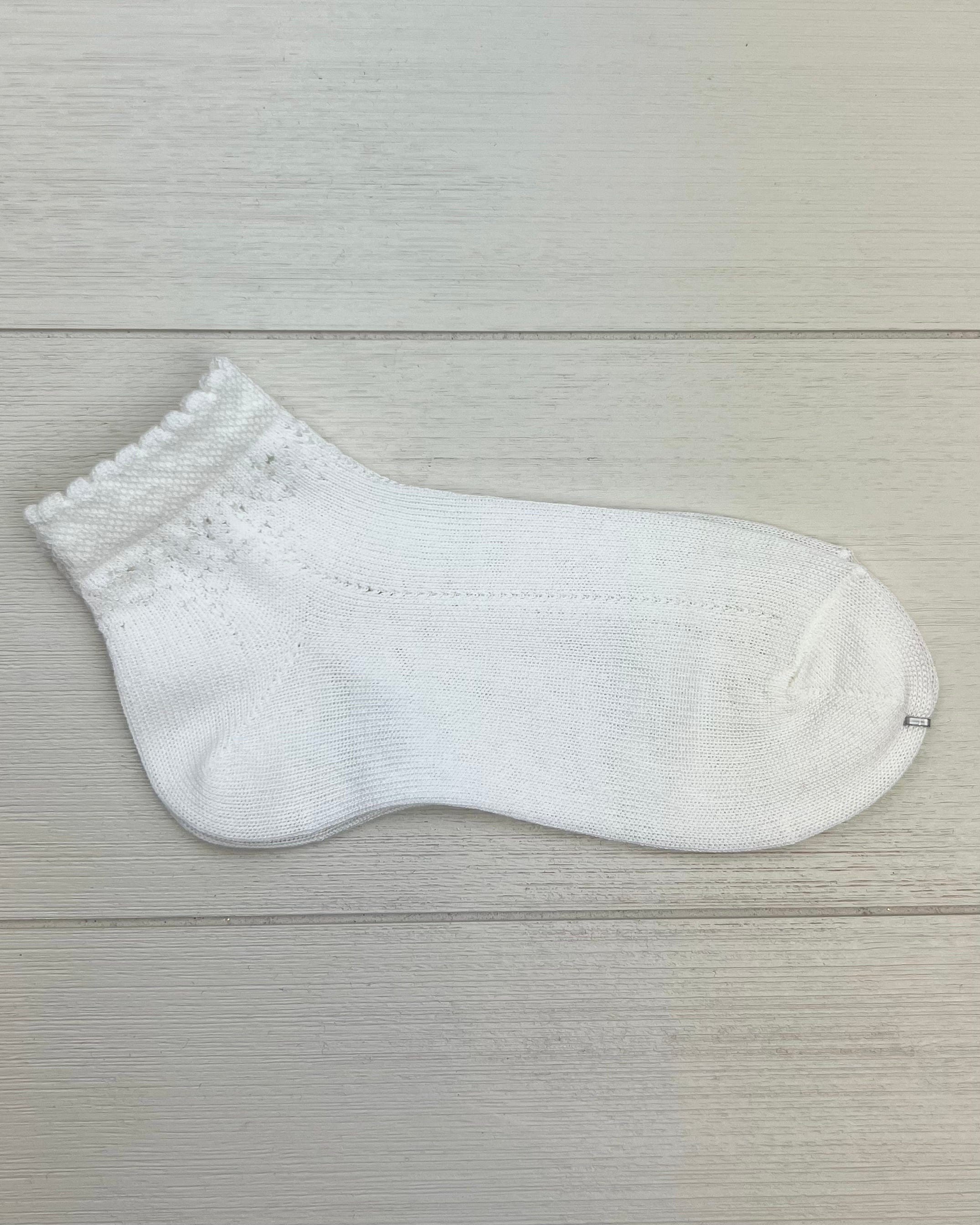 Condor Socks Off-White Ankle Socks with Openwork Details