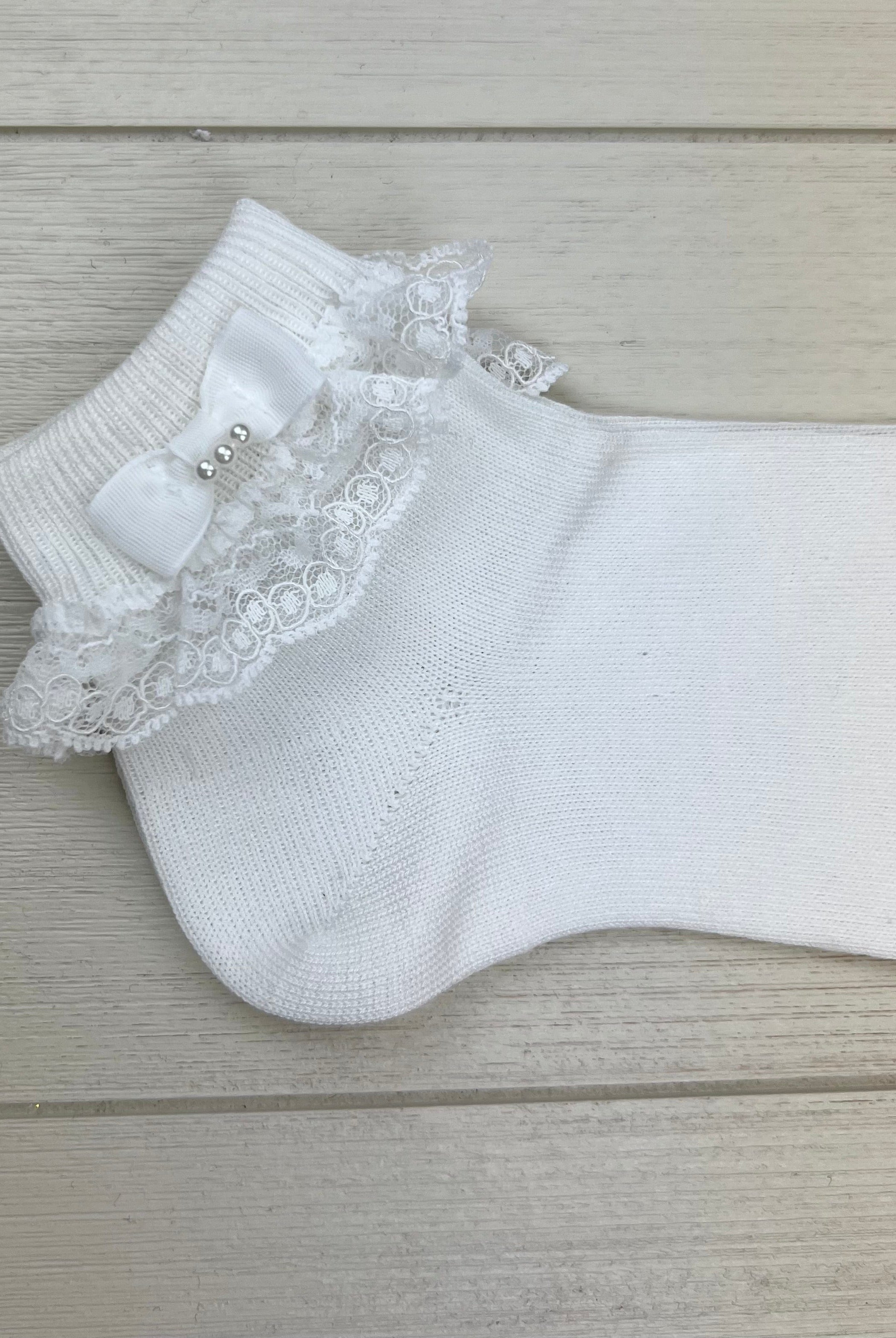 Condor Socks White Ankle Socks with Folded Cuff, Lace & Bow