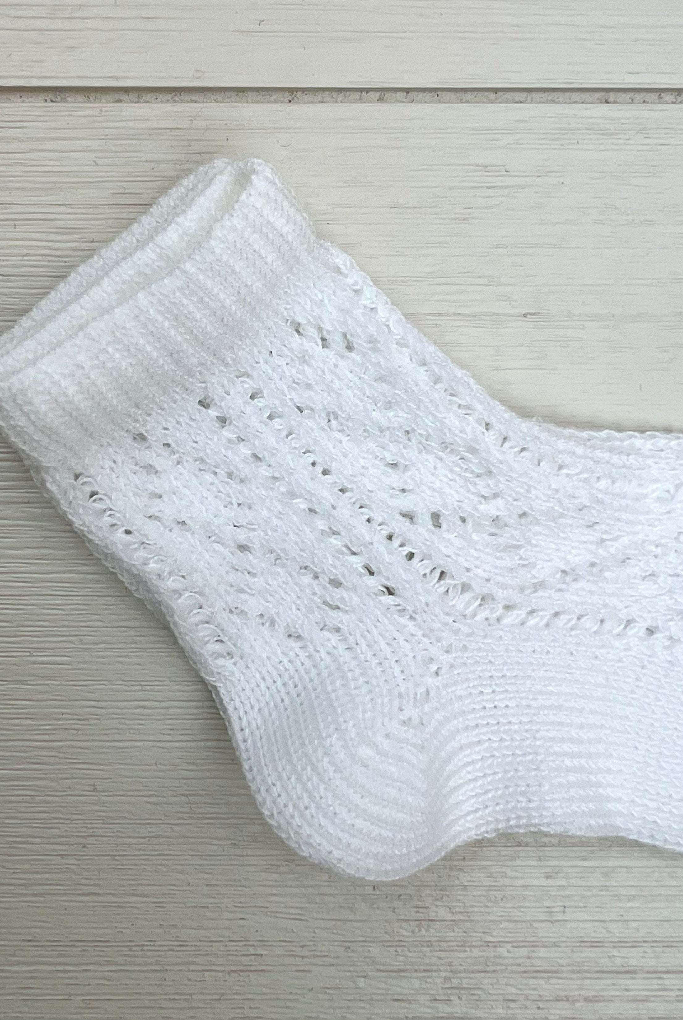 Condor Socks White Perle Ankle Socks with Openwork