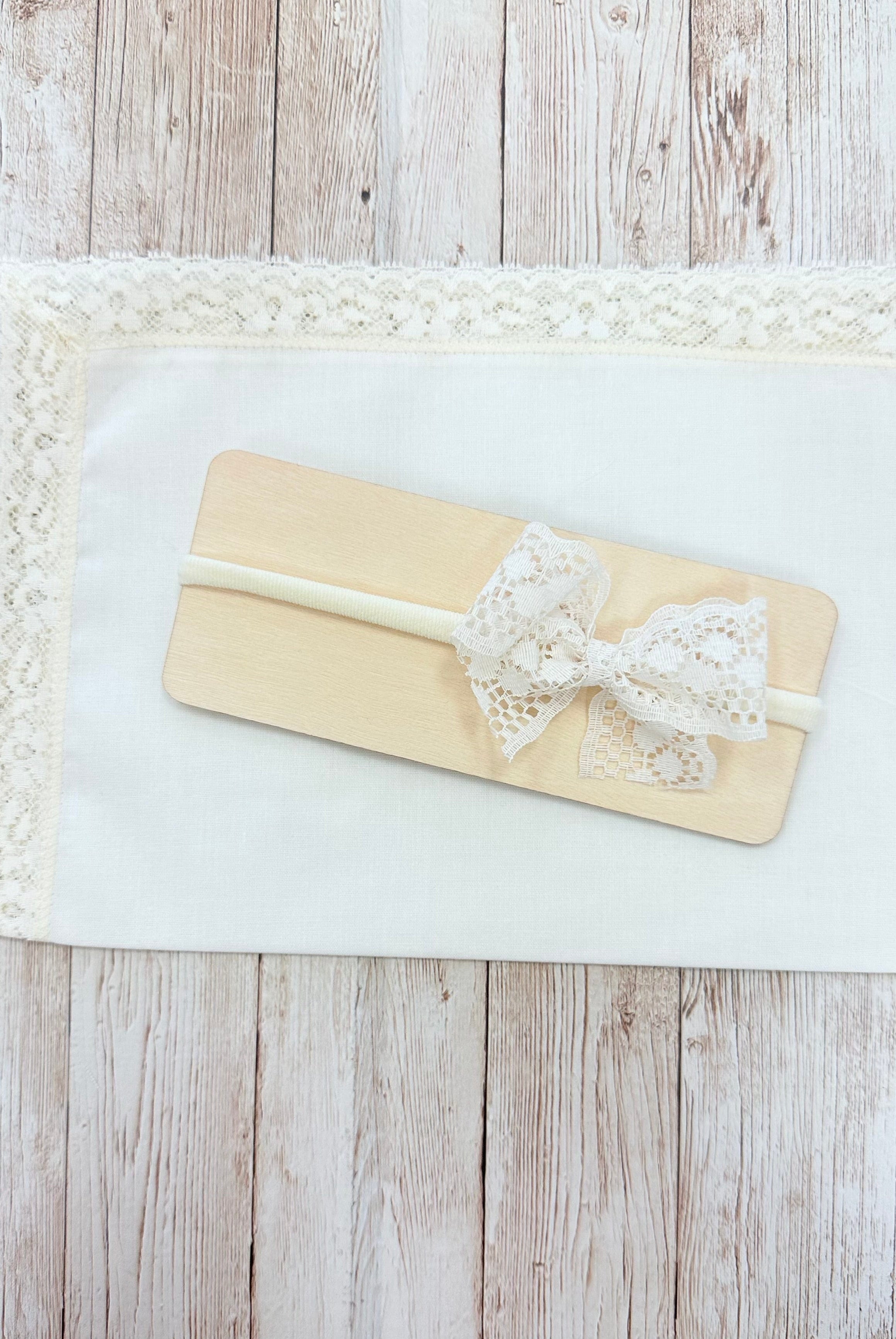 YoYo Boutique Beige Off-White Lace Bow Headband