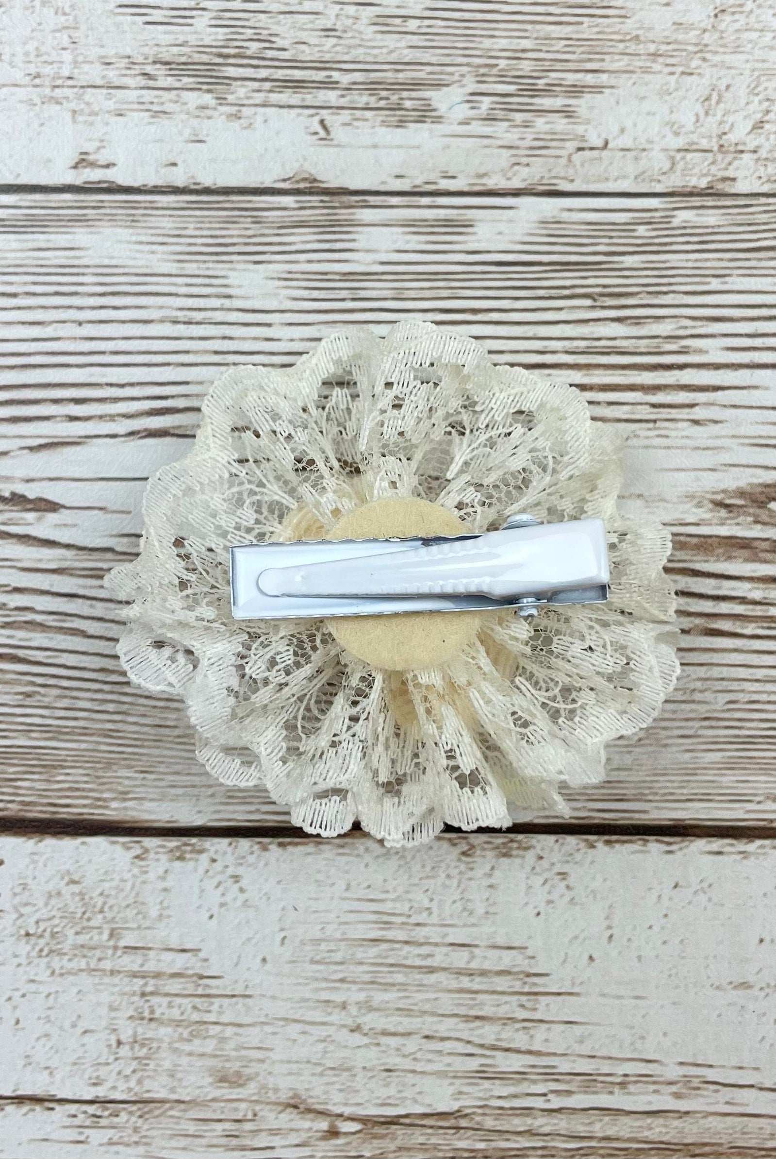 YoYo Children's Boutique Accesories Off-White Off-White Bow & Lace Clip