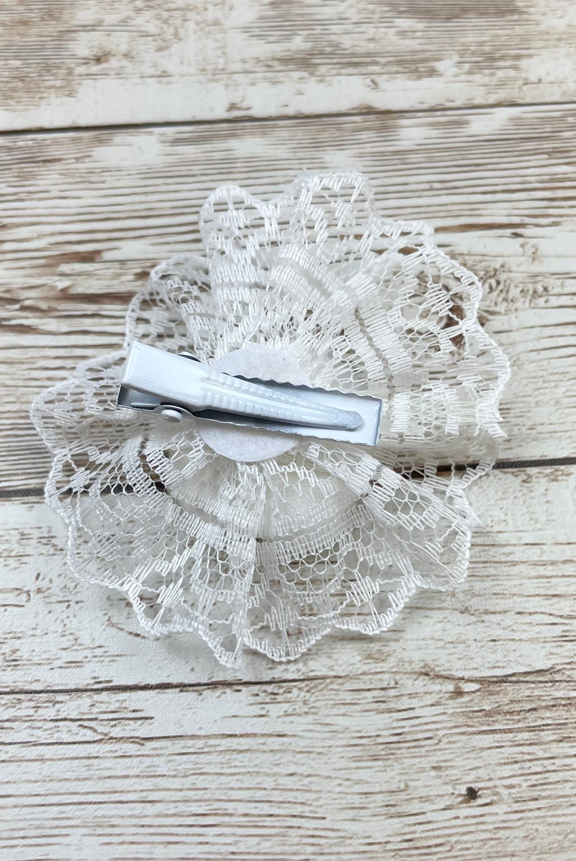 YoYo Children's Boutique Accesories White White Flower & Lace Clip