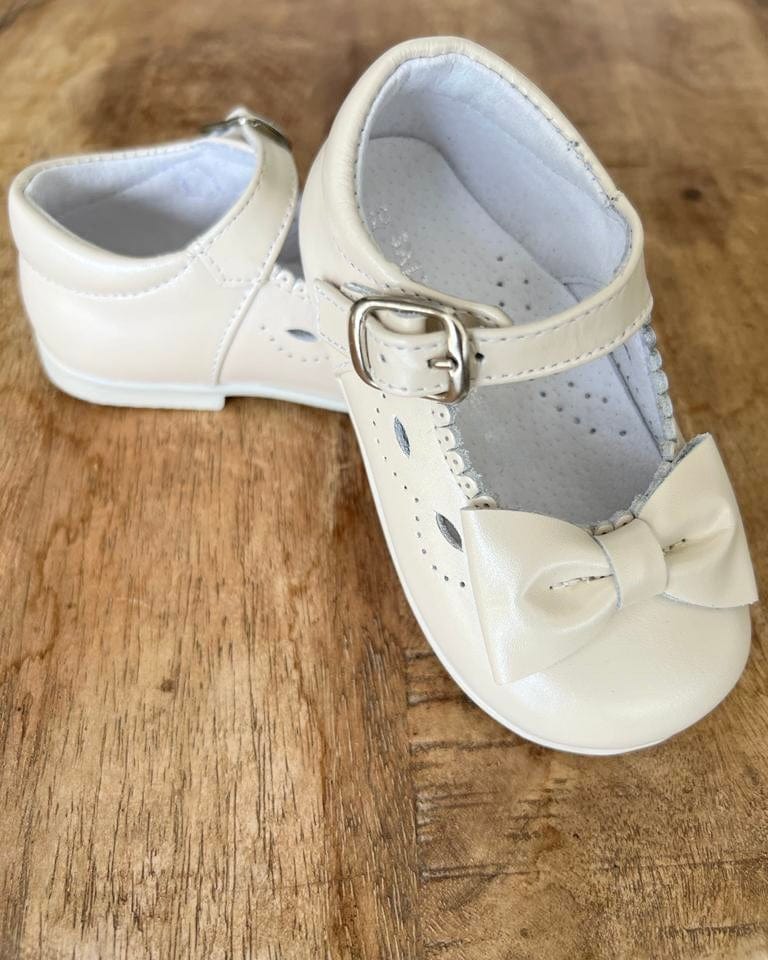 YoYo Children's Boutique Shoes Pearl White Mary Jane with Bow Shoe