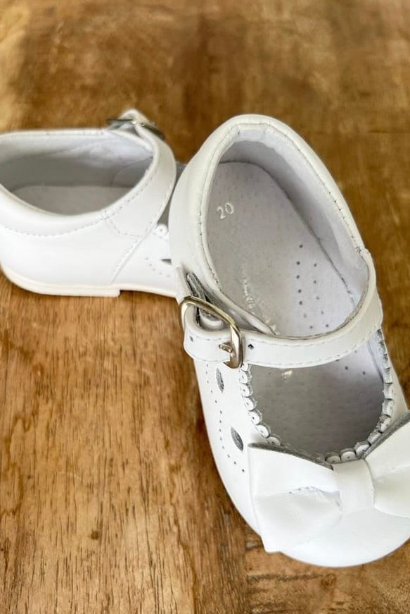 YoYo Children's Boutique Shoes White Mary Jane with Bow Shoe