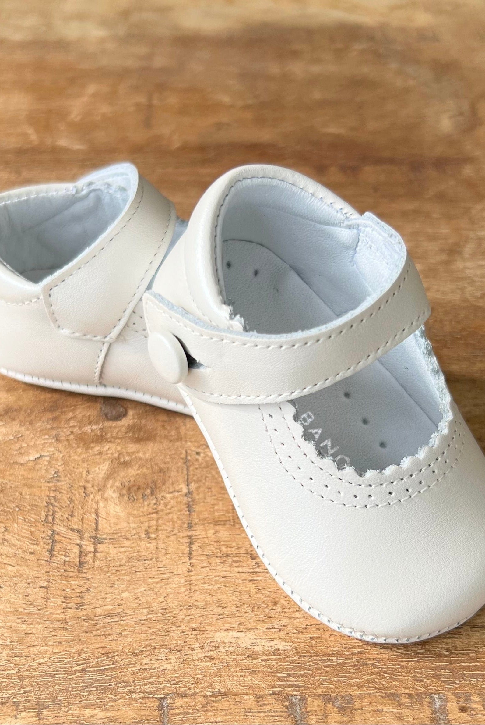 YoYo Children's Boutique Shoes White Pearl Pre-Walker Mary Jane Shoes