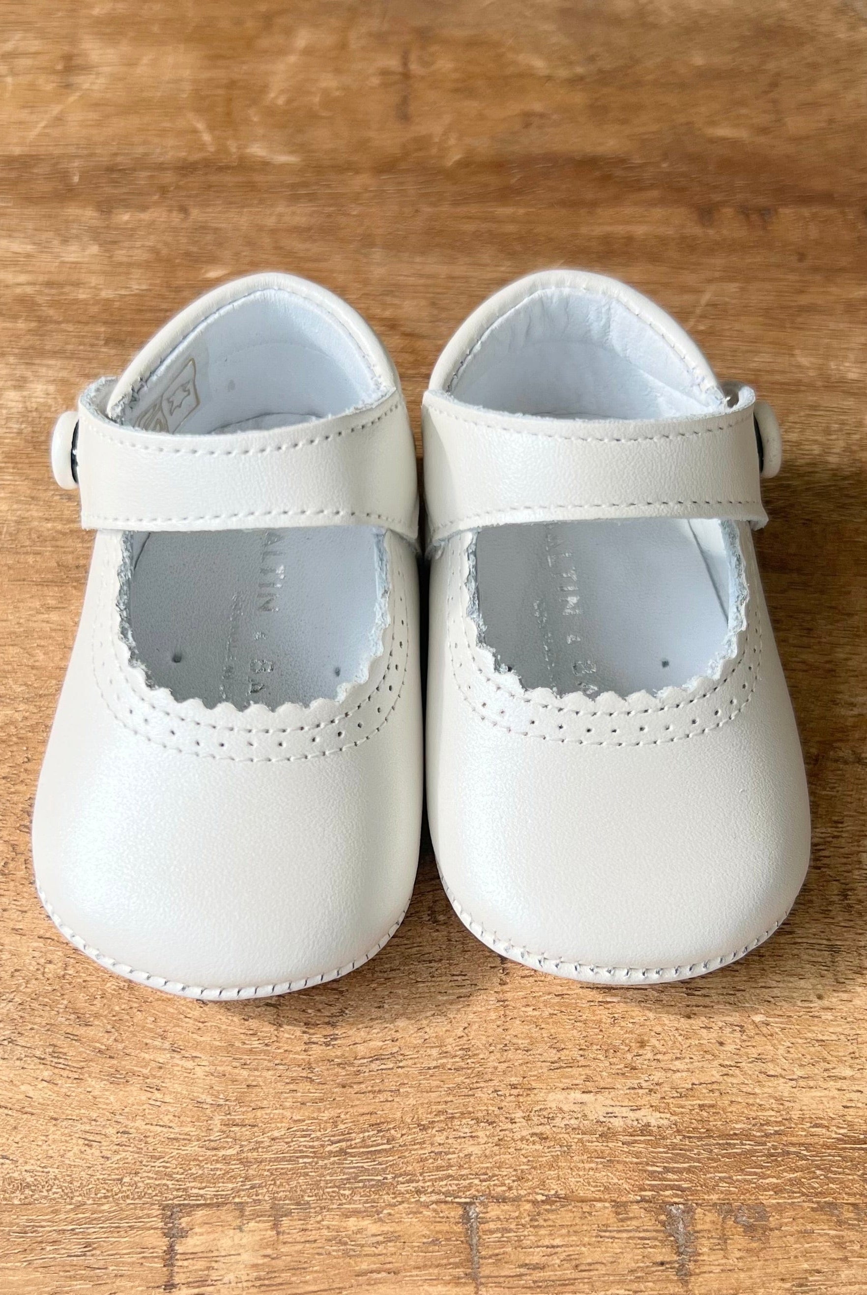 YoYo Children's Boutique Shoes White Pearl Pre-Walker Mary Jane Shoes