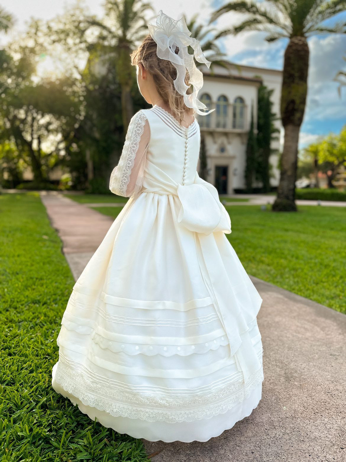 How to Choose the Perfect First Communion Dress for Your Daughter?