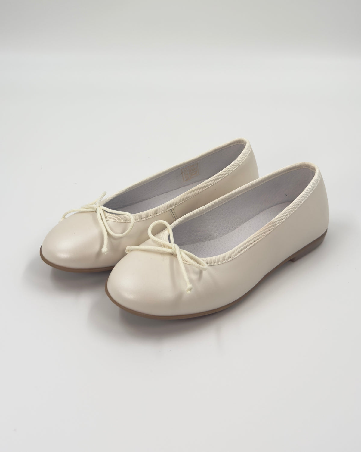 Pearl White Ballerina Flats – Spanish Leather Girls' Dress Shoes