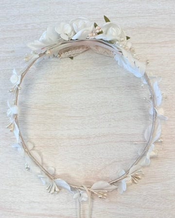 YoYo Boutique Accessories Off-White Flowers & Pearls Headpiece