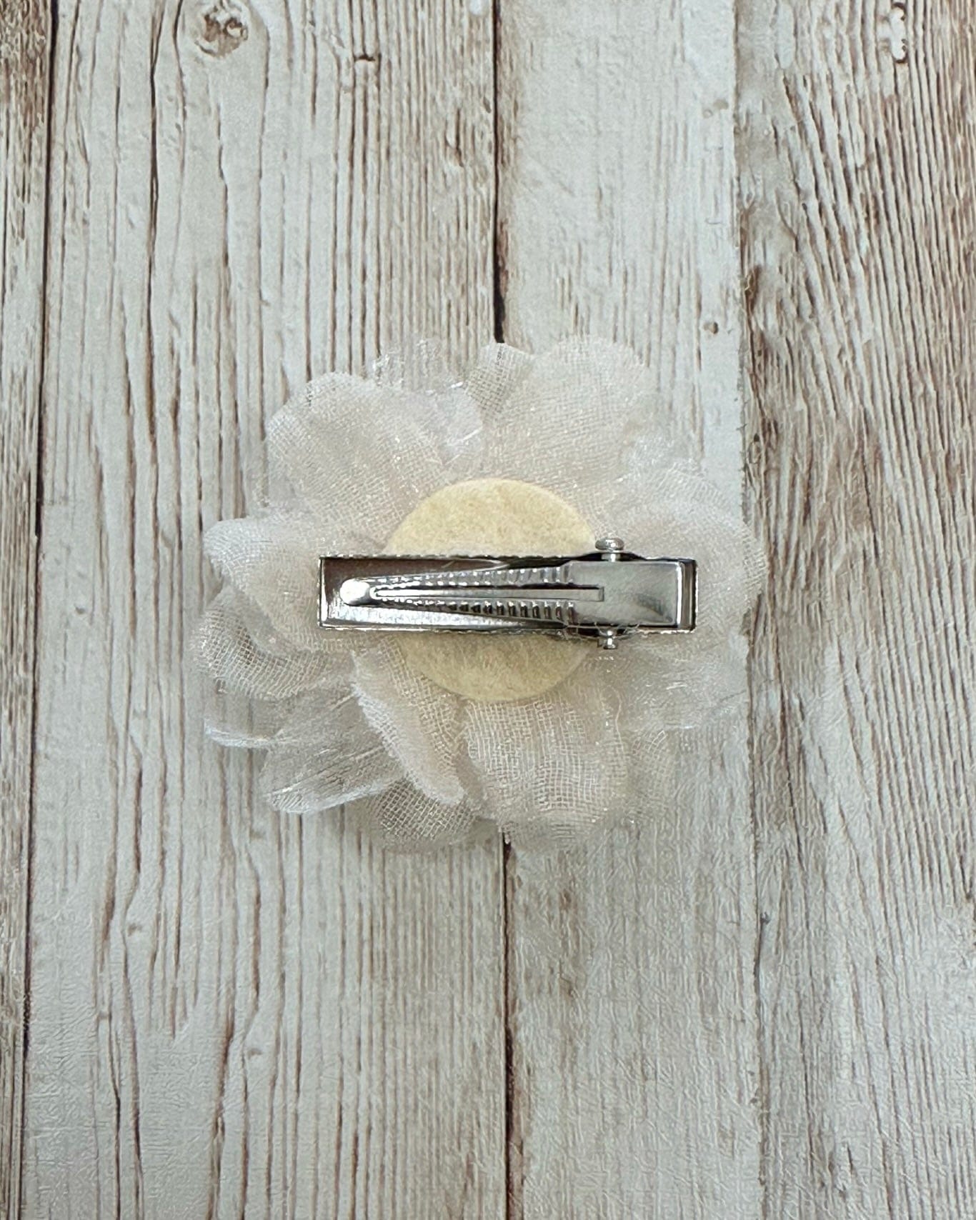 YoYo Boutique Accessories Off-White Off-White Flower Clip