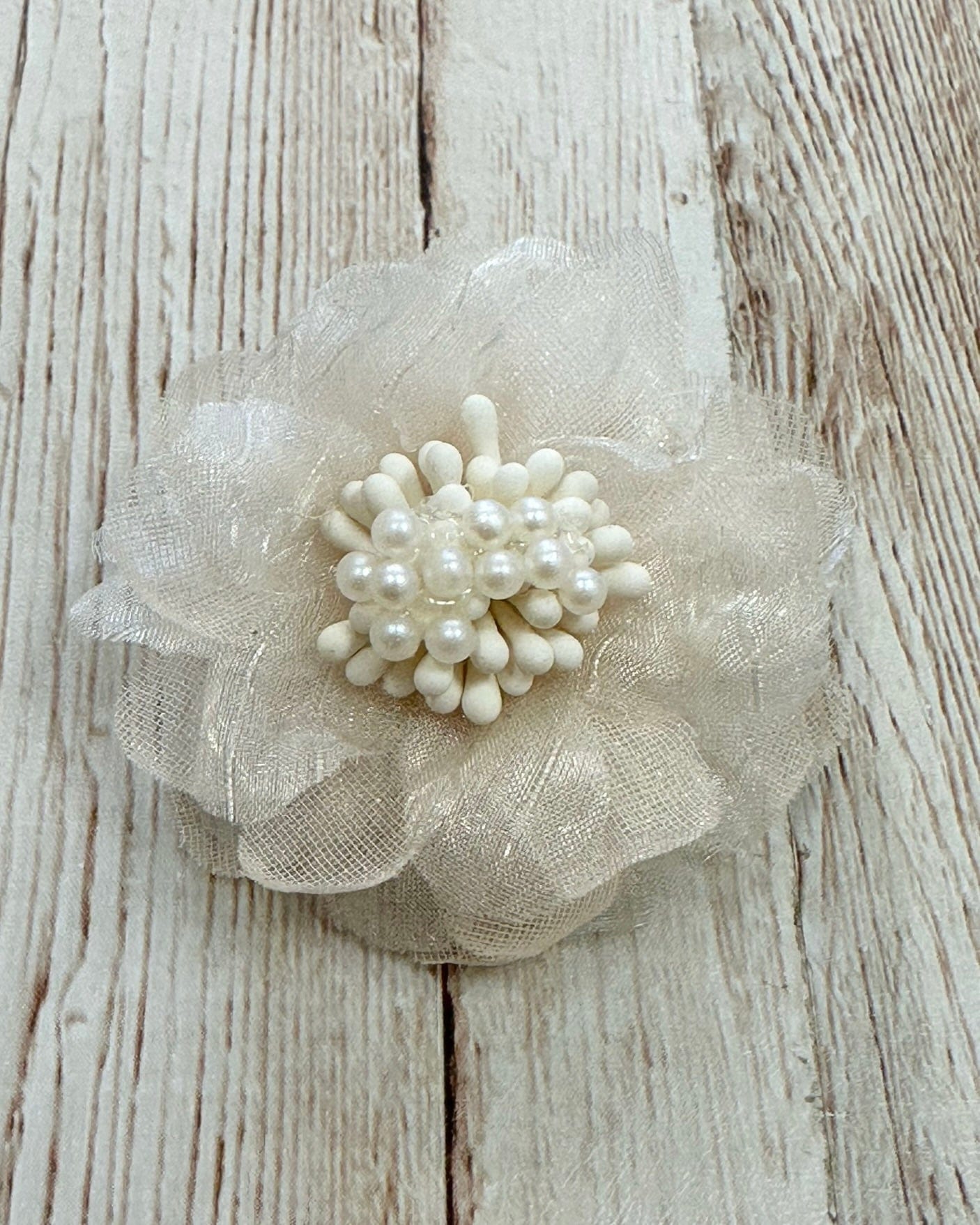 YoYo Boutique Accessories Off-White Off-White Flower Clip