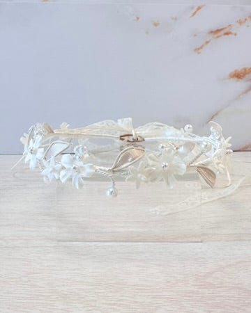 YoYo Boutique Accessories Off-White Tiny Flowers & Pearls Headpiece