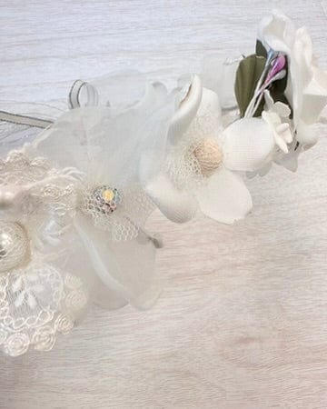 YoYo Boutique Accessories Pearl White Flowers Headpiece