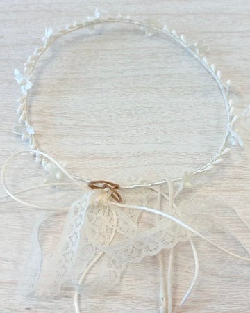 YoYo Boutique Accessories Pearl White Tiny Flowers Headpiece