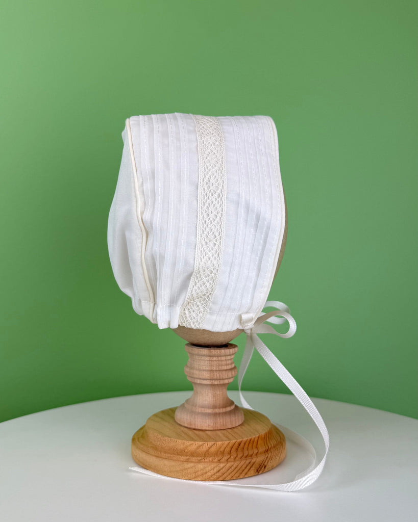 YoYo Boutique Baptism Off-White Bonnet