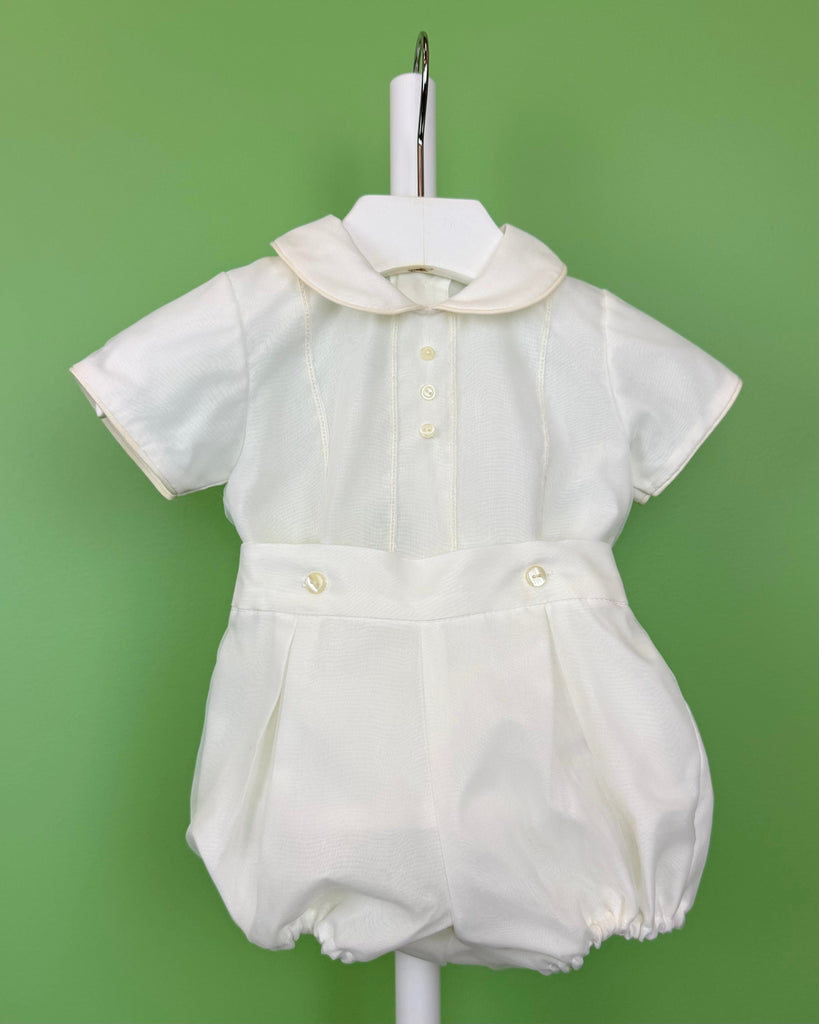 YoYo Boutique Baptism Raul Off-White Outfit