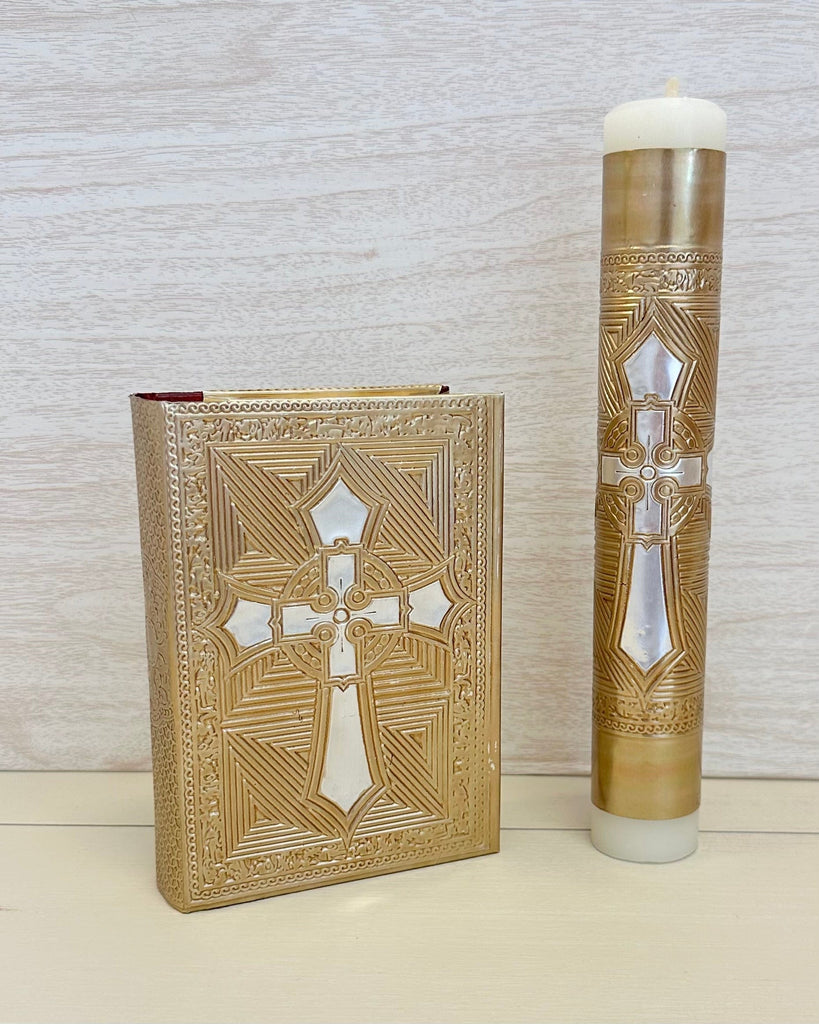 YoYo Boutique Bible Cross Bible & Candle