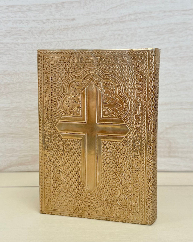 YoYo Boutique Bible Cross Bible & Candle