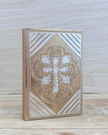 YoYo Boutique Bible Cross Bible & Candle