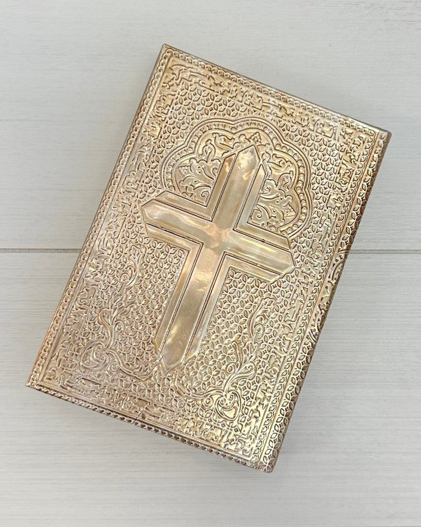 YoYo Boutique Bible Cross Chalice Bible & Candle