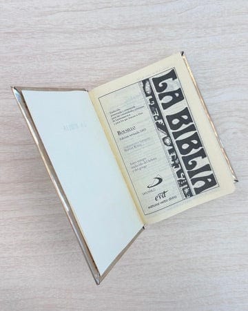 YoYo Boutique Bible First Communion Bible & Candle