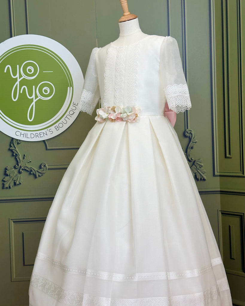 YoYo Boutique First Communion 18 / Off-White Almendro Dress