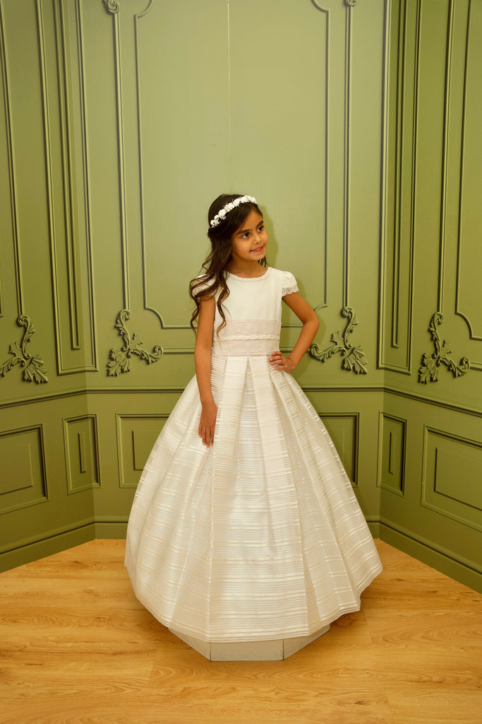 YoYo Boutique First Communion 5 / Off-White Castaño Dress