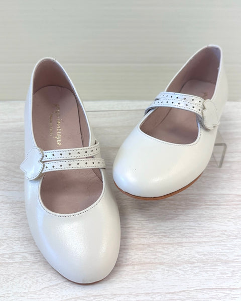 YoYo Boutique Shoes Off-White Mary Jane Shoe