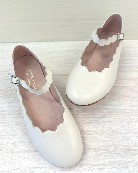 YoYo Boutique Shoes Off-White Mary Jane Shoe