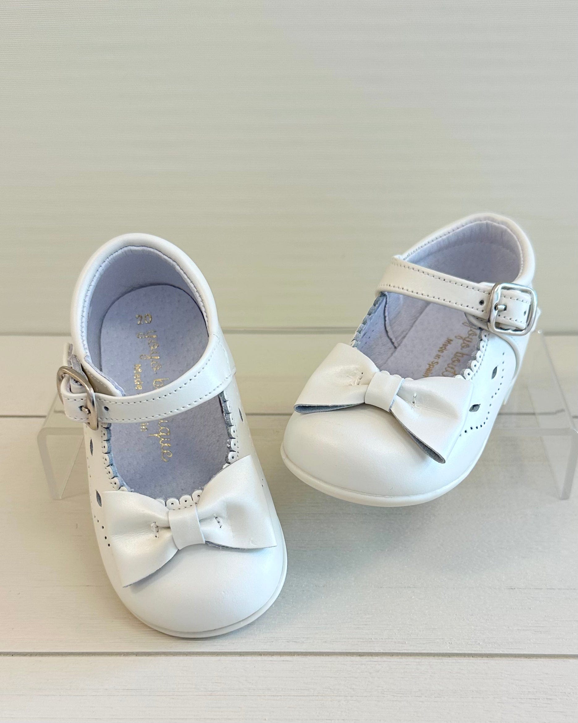 YoYo Boutique Shoes Pearl White Mary Jane with Bow Shoes