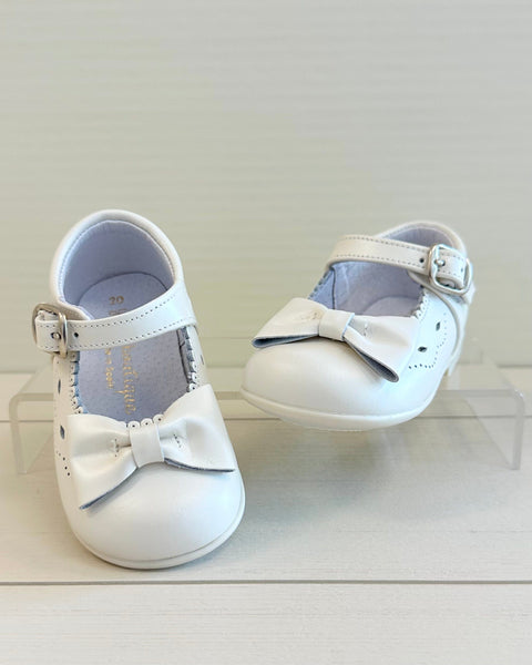YoYo Boutique Shoes Pearl White Mary Jane with Bow Shoes