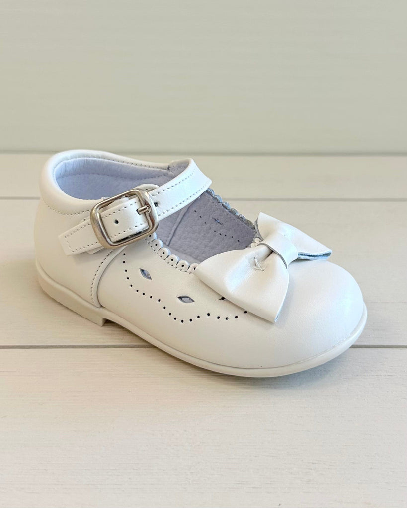 YoYo Boutique Shoes Pearl White Mary Jane with Bow Shoes