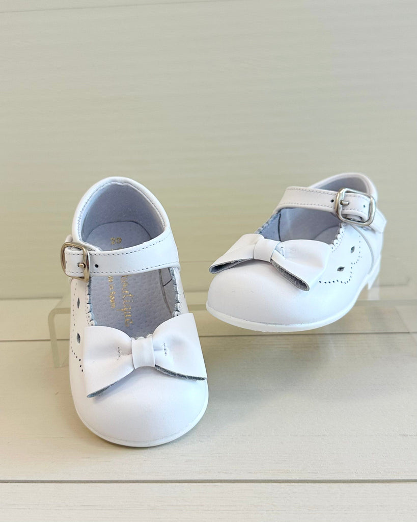 YoYo Boutique Shoes White Mary Jane with Bow Shoes