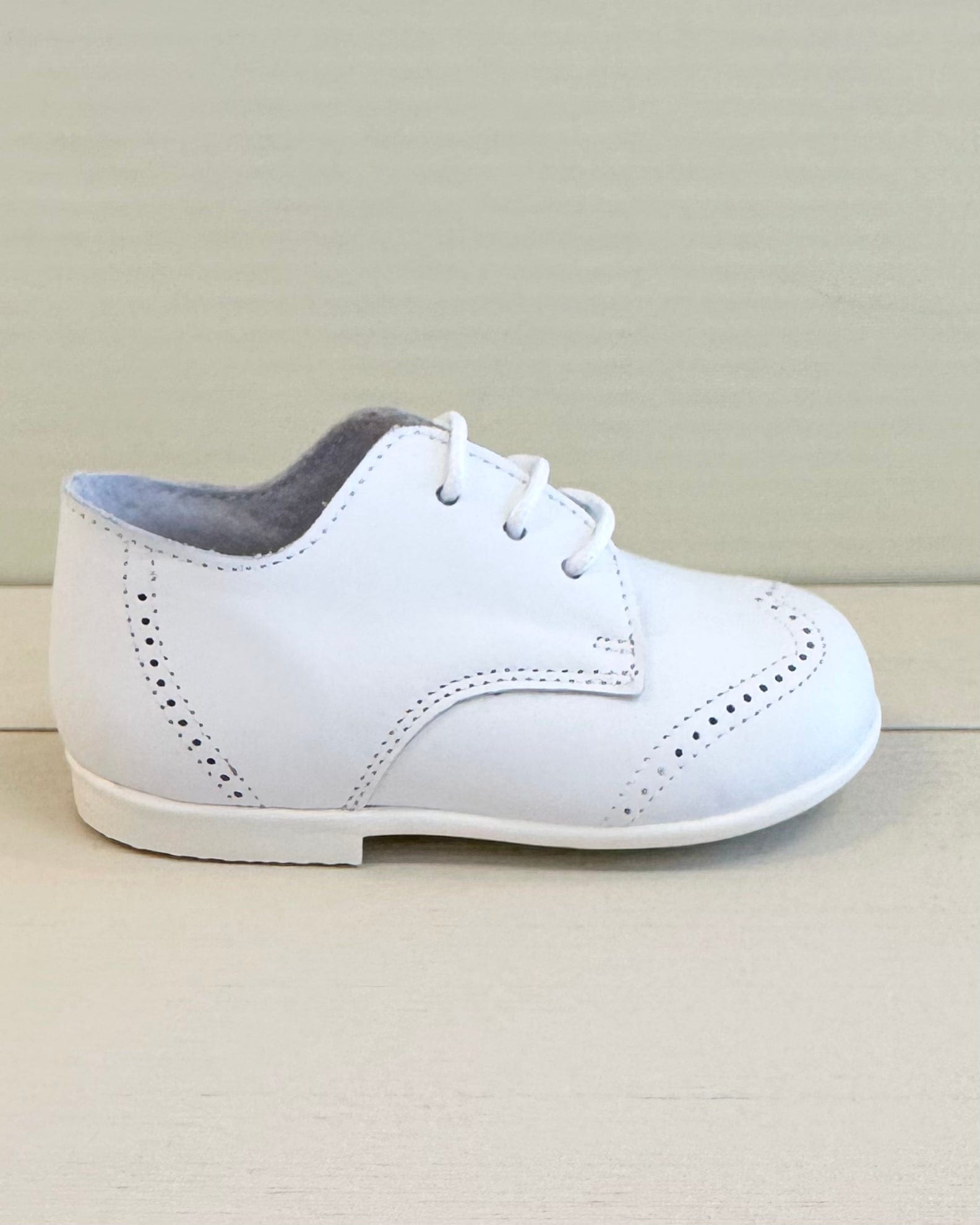 YoYo Boutique Shoes White Oxford Shoes