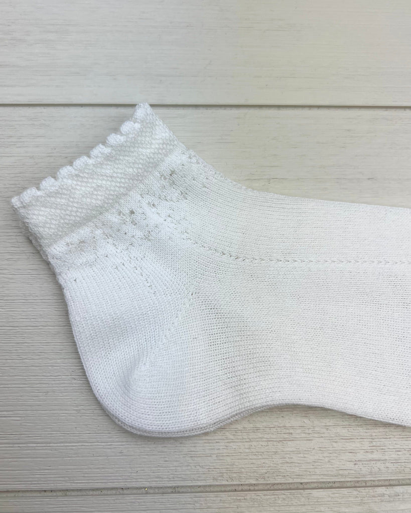 Condor Socks Off-White Ankle Socks with Openwork Details