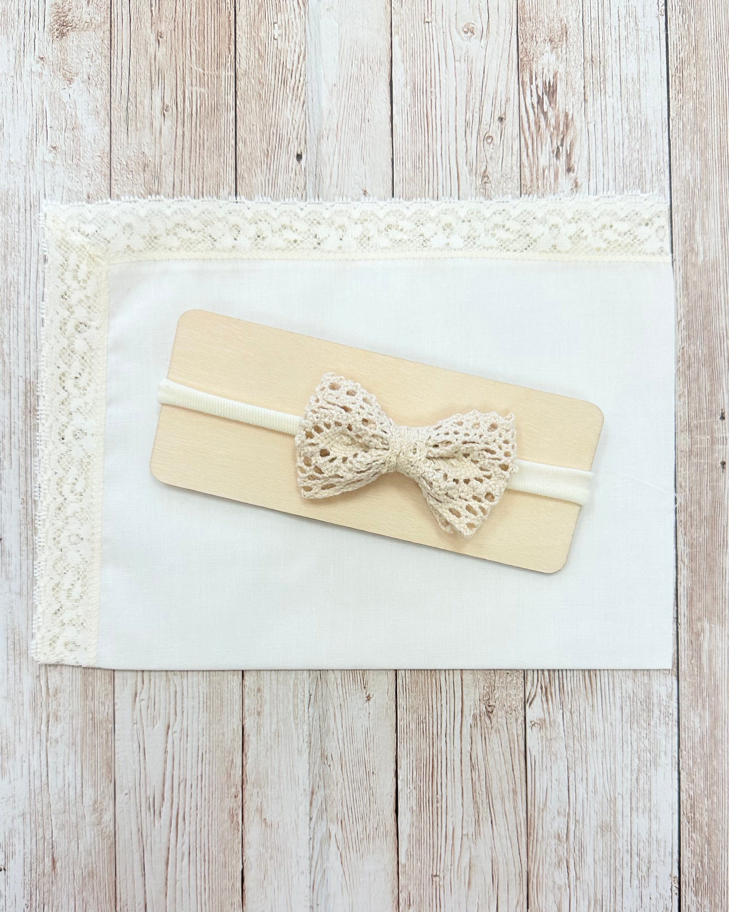 YoYo Boutique Beige Mini Off-White Crochet Bow Headband