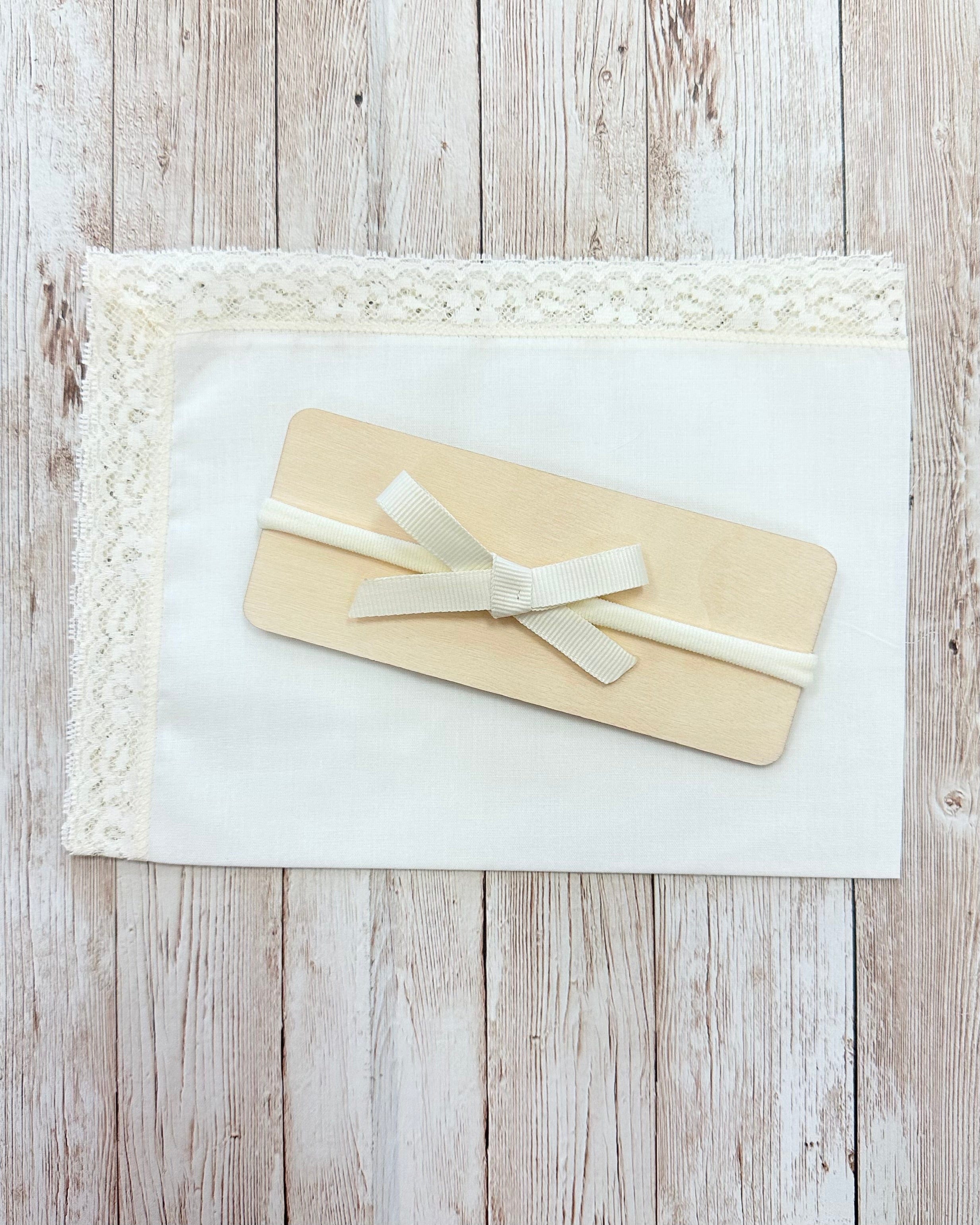 YoYo Boutique Off-White Mini Off-White Bow Headband